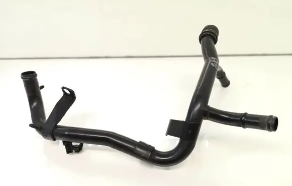 Volkswagen Polo IV 9N3 Engine coolant pipe/hose 045121065R