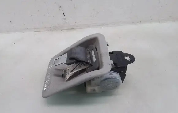 Middle seatbelt (rear)