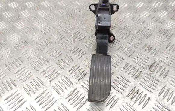 Toyota Aygo AB40 Accelerator throttle pedal 781100H040