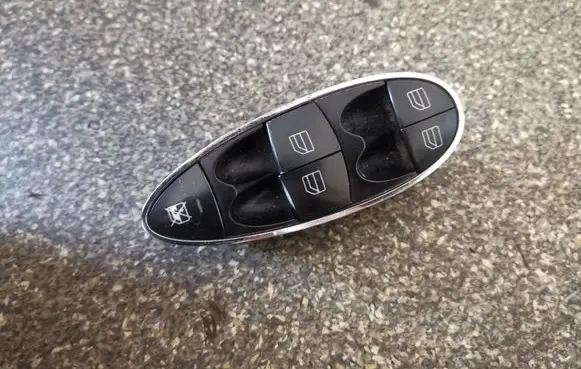 Mercedes-Benz E W211 Electric window control switch A2118219951