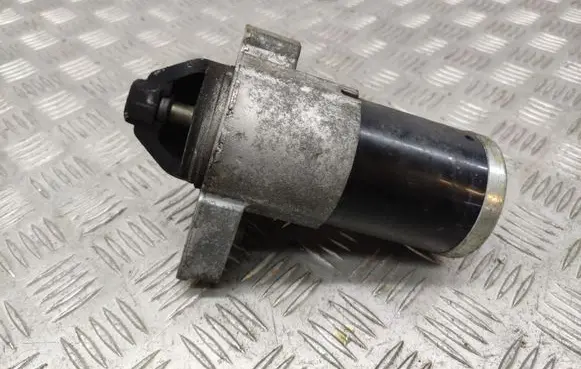 Peugeot 208 Starter motor 9801667780