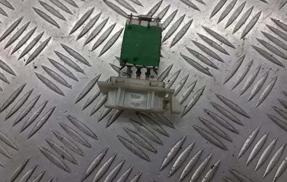 Opel Corsa C Heater blower fan relay BRAK