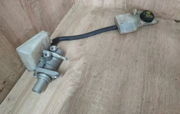 Volvo S40, V40 Master brake cylinder 03350885541