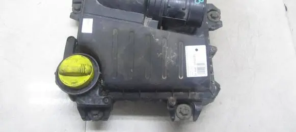 Renault Trafic II (X83) Air filter box 8200760899