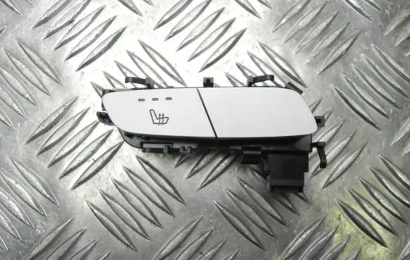 Mercedes-Benz C AMG W205 Seat heating switch A2059050004 T380