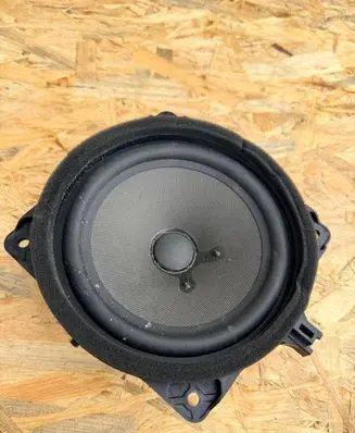 Hyundai i40 Subwoofer speaker 963303V001