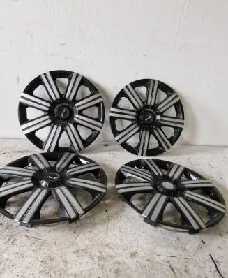 Audi A4 S4 B6 8E 8H R15 wheel hub/cap/trim 