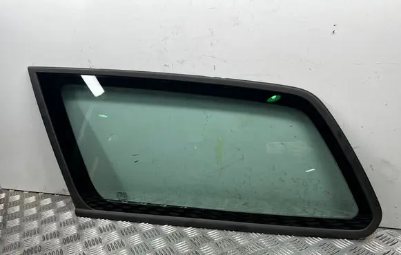 Volvo V50 Rear side window 43R00022 DOT32AS2M44 E000190