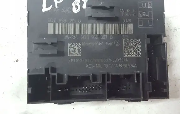 Volkswagen PASSAT B8 Door control unit/module 5Q0959392D