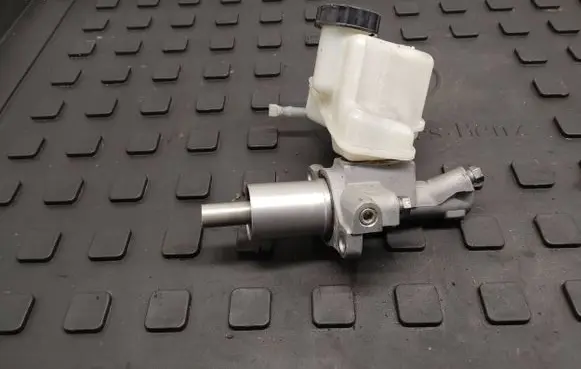 Mercedes-Benz GLK (X204) Master brake cylinder A2044300002