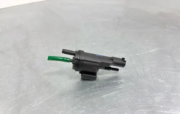 Mercedes-Benz S W221 Valve vacuum 0025401497