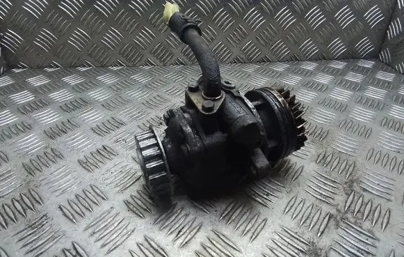 Volkswagen Multivan T5 Power steering pump 7H0422153A