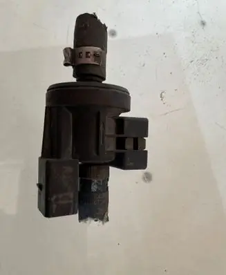 Audi A6 S6 C6 4F Engine mount vacuum valve 06E906511A