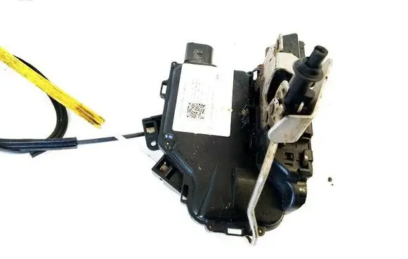 Audi A6 S6 C5 4B Rear door lock 