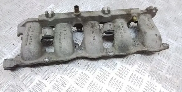 Volvo S40 Intake manifold 30650184
