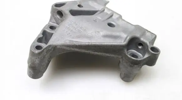 Skoda Octavia Mk3 (5E) Engine mounting bracket 05L199207
