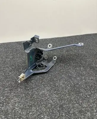 BMW 6 F12 F13 Fender mounting bracket 7183752