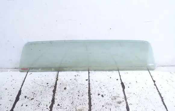 Mitsubishi L200 Rear windscreen/windshield window AS2