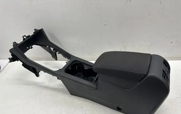 Volkswagen Golf Sportsvan Armrest