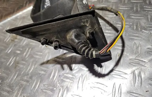 Front door electric wing mirror