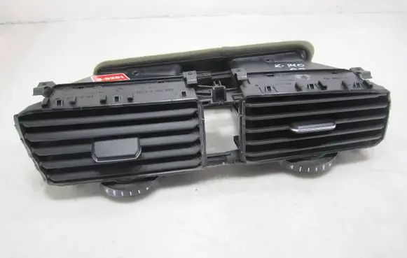 Volkswagen Golf VII Dash center air vent grill 5G1815736
