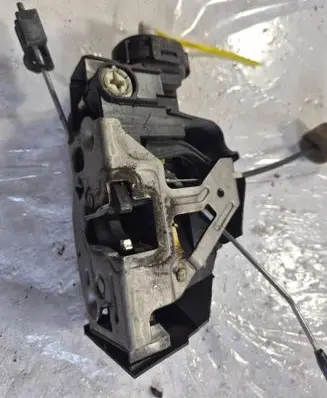 Mercedes-Benz A W168 Front door lock 1687280008
