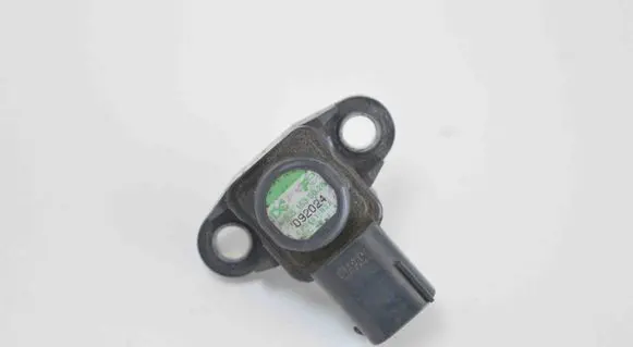 Mercedes-Benz C W204 Air pressure sensor A0051535028