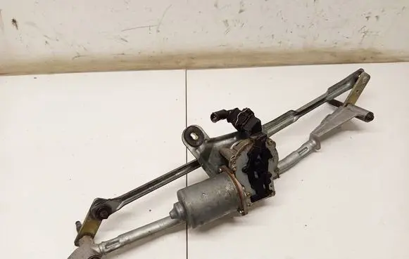 Volvo S60 Front wiper linkage and motor 8624239