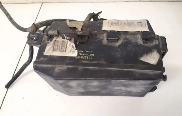 Ford Focus Fuse box set 2m5t14a067bb 2m5t-14a067-bb