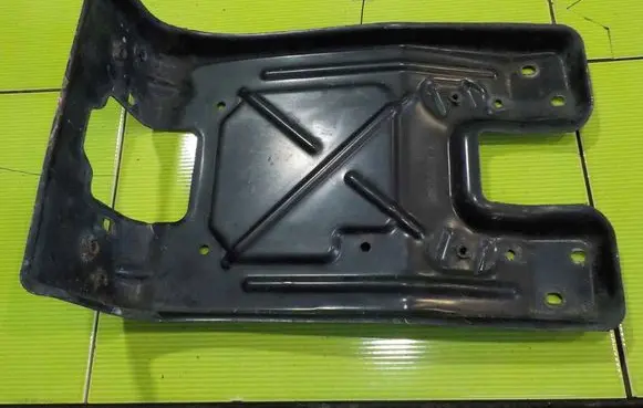 Mercedes-Benz R W251 Radiator support slam panel PRZOD 11AB8