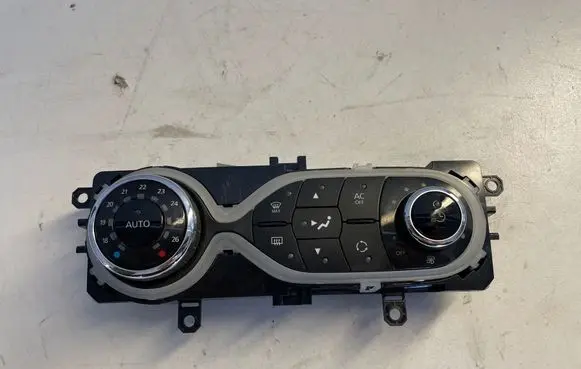 Renault Zoe Climate control unit 275100906R 0513 HMXJX10