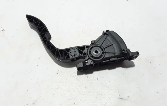 Renault Twingo II Accelerator throttle pedal 8200426238