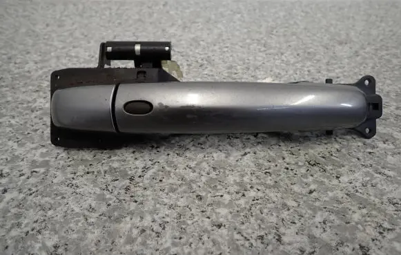 Suzuki Grand Vitara II Sliding door exterior handle 