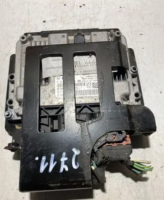Peugeot 3008 I Engine control unit/module 9666938880 0261S05863