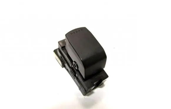 Suzuki SX4 Electric window control switch 62J001157T