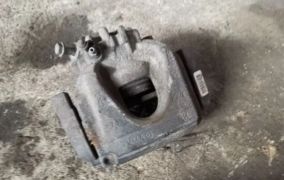 Citroen C6 Front brake caliper 9663000280