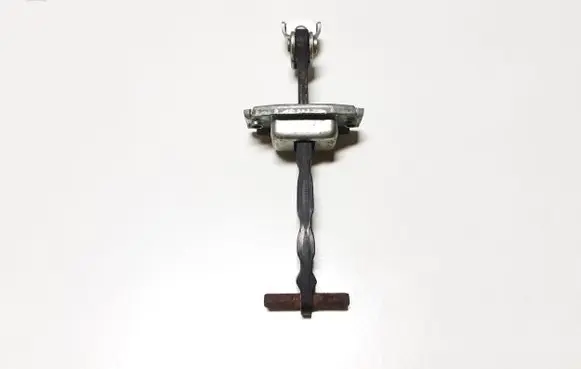 Suzuki Grand Vitara II Front door check strap stopper 