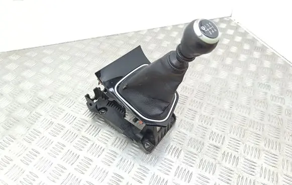 Toyota Corolla E160 E170 Gear shifter/selector 112102401