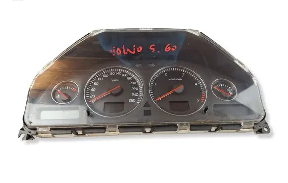 Volvo S60 Speedometer (instrument cluster) 30746102