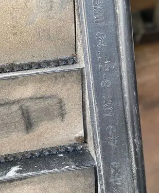 BMW 2 F45 Quarter panel pressure vent 9201647