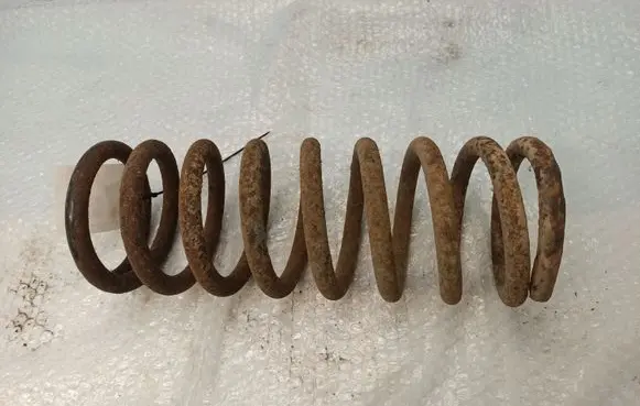 Mercedes-Benz COMPAKT W115 Rear coil spring