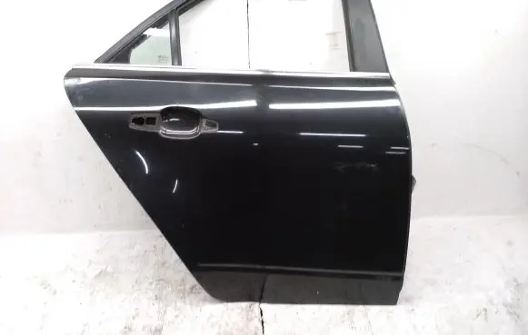 Cadillac CTS Rear door
