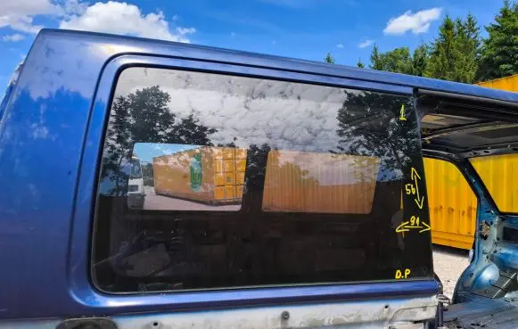 Volkswagen Transporter - Caravelle T5 Rear side window 43R000015 DOT211M89AS2