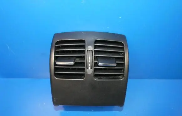 Mercedes-Benz C AMG W204 Rear air vent grill 