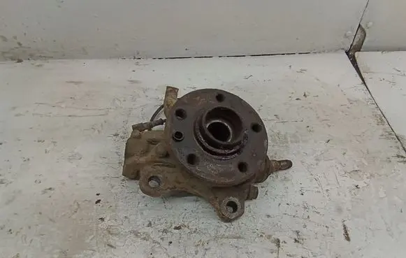 Volkswagen Transporter - Caravelle T4 Front wheel hub spindle knuckle