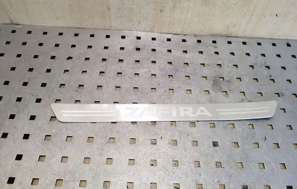Opel Zafira B Front sill trim cover
