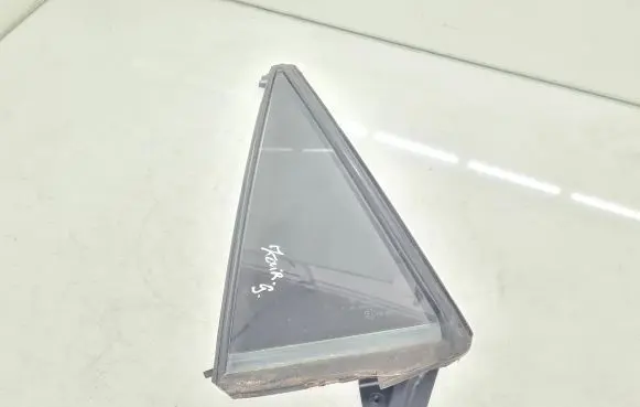 Rear vent window glass