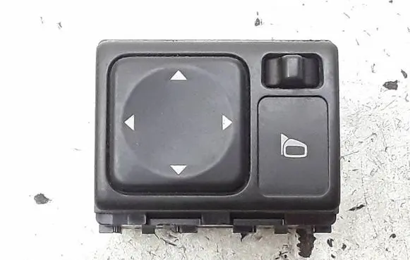 Nissan Note (E11) Wing mirror switch 7420J