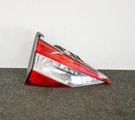 Skoda Superb B8 (3V) Tailgate rear/tail lights