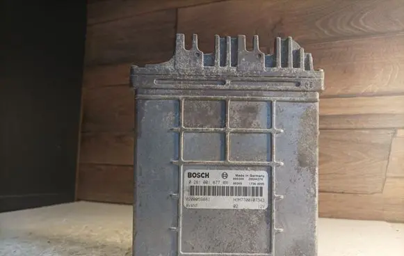 Renault Scenic I Engine control unit/module 0281001877 8200059881 HOM7700107343